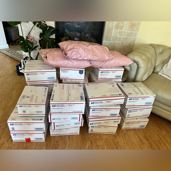 ❤️LIVE SHOW NOTIFICATION LISITING❤️ - Picture 3 of 7